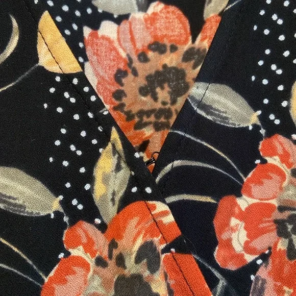 Saltwater Luxe Floral Blouse - Black - Picture 5 of 9